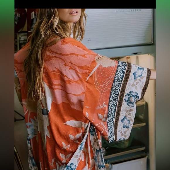 Bohemian style Kimono , summer beach cover-up, Floral print with waist belt/tie - Picture 5 of 8